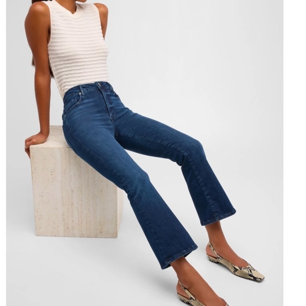 FRAME "Le Crop Mini Boot" Denim Dark Wash 
Approx. 10.5" Rise 24.5”
High Rise